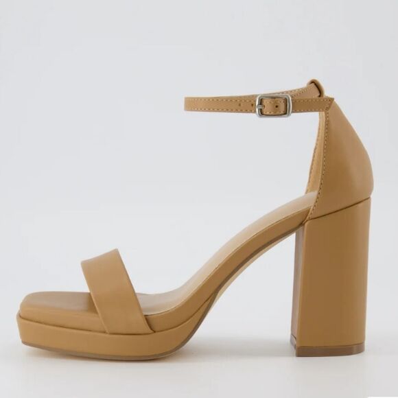 BRAND NEW CUSHIONAIRE GRAMMY PLATFORM SQUARE OPEN-TOE SANDAL - Picture 13 of 16